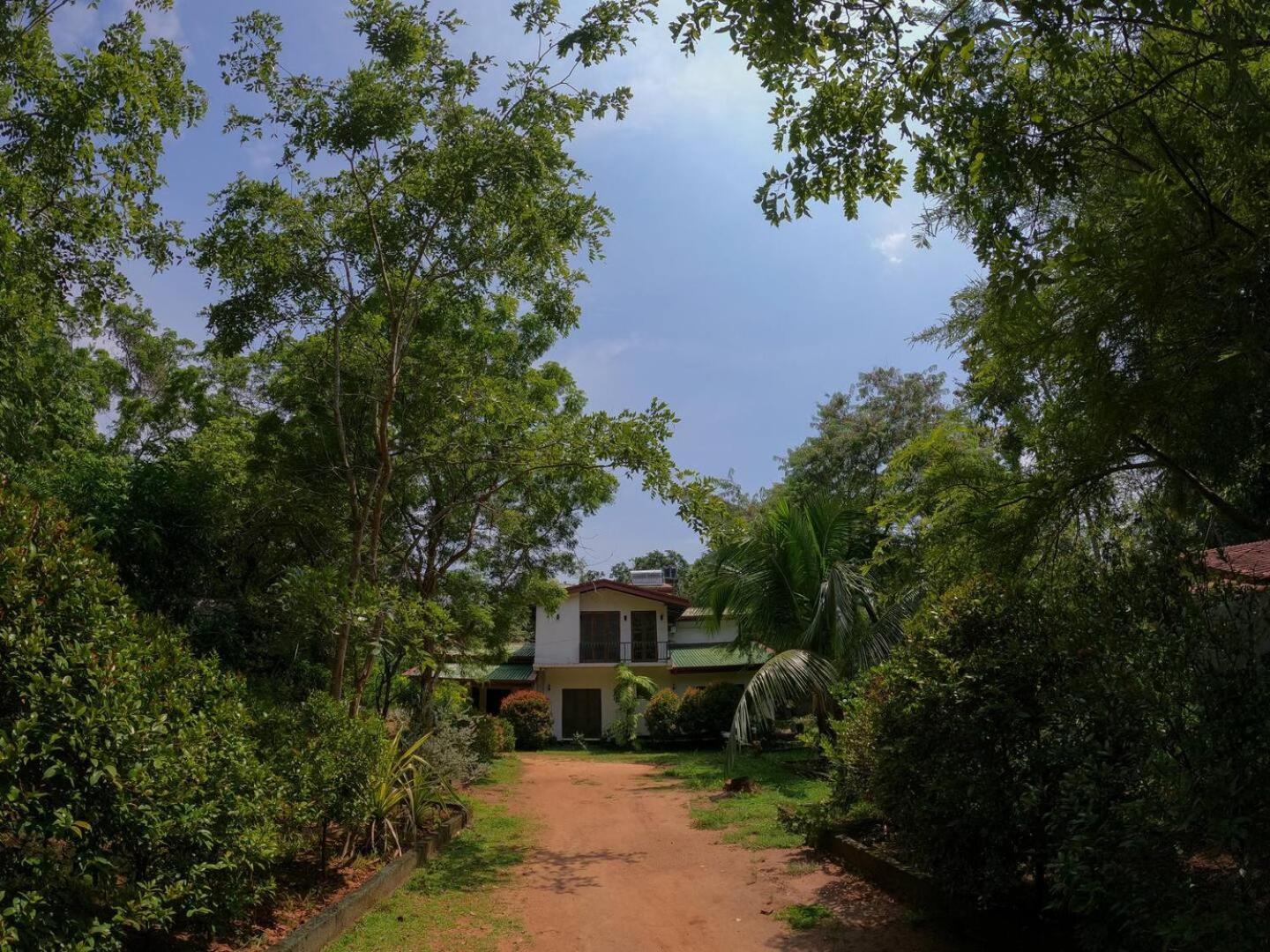 The Sigiriya White House Apartment Exterior photo